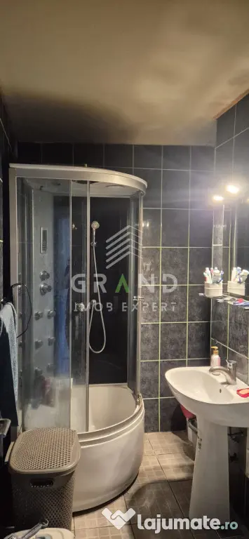 Apartament 3 camere decomandate, etaj intermediar, în Grigo