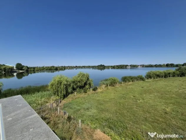 Priveliste spre lac!