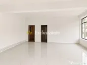 DE INCHIRIAT - renovat - parter si etajul 1 - stradal