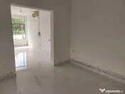DE INCHIRIAT - renovat - parter si etajul 1 - stradal 