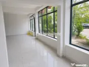DE INCHIRIAT - renovat - parter si etajul 1 - stradal