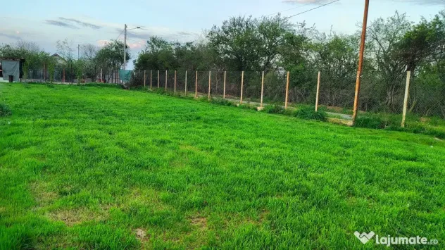 Teren intravilan cu toate utilitatile, gata de construit, 525mp