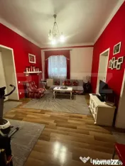 Apartament cu 3 camere de vânzare – Parter, zona Piața A 