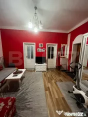 Apartament cu 3 camere de vânzare – Parter, zona Piața A 