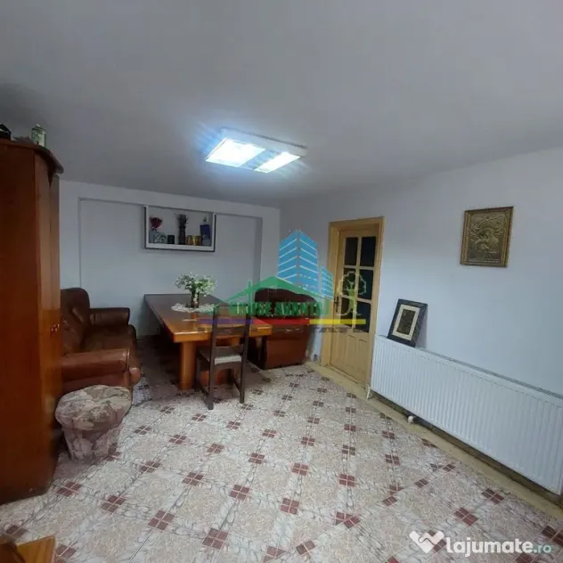 Teren si cladiri Vanatori (Stone Park-Hora Miresei)