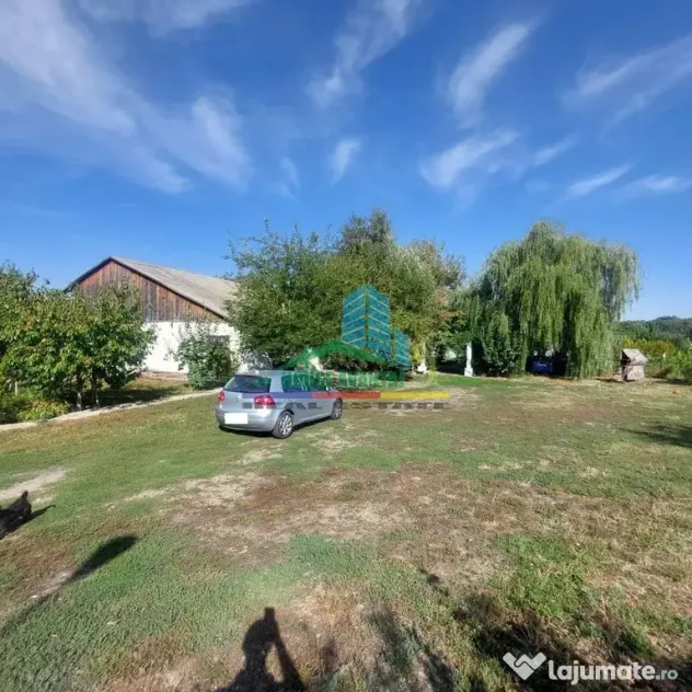 Teren si cladiri Vanatori (Stone Park-Hora Miresei)