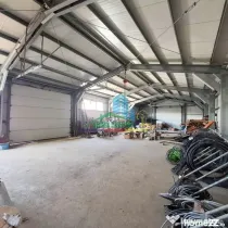 Proprietate industrială cu hală metalică, birouri și teren – Golești