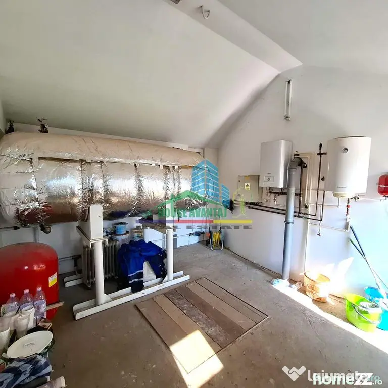 Proprietate industrială cu hală metalică, birouri și ...