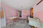 Casă de vânzare în zona Gai cu teren de 1.480 mp 