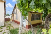 Casă de vânzare în zona Gai cu teren de 1.480 mp 