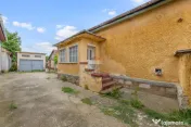 Casă de vânzare în zona Gai cu teren de 1.480 mp 