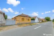 Casă de vânzare în zona Gai cu teren de 1.480 mp 