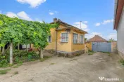Casă de vânzare în zona Gai cu teren de 1.480 mp 