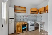 Casă de vânzare în zona Gai cu teren de 1.480 mp 