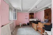 Casă de vânzare în zona Gai cu teren de 1.480 mp 