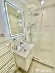Apartament 2 camere, decomandat, modern, zona centrala 