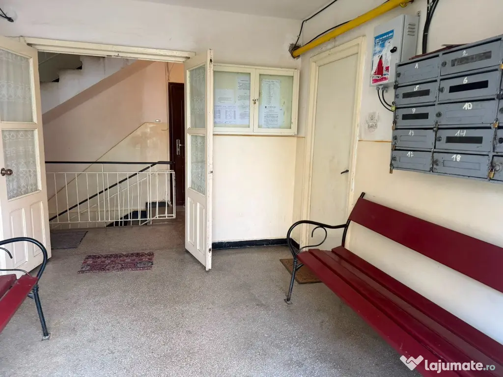 Vand apartament 2 camere decomandate Targu-Neamt, central langa parc