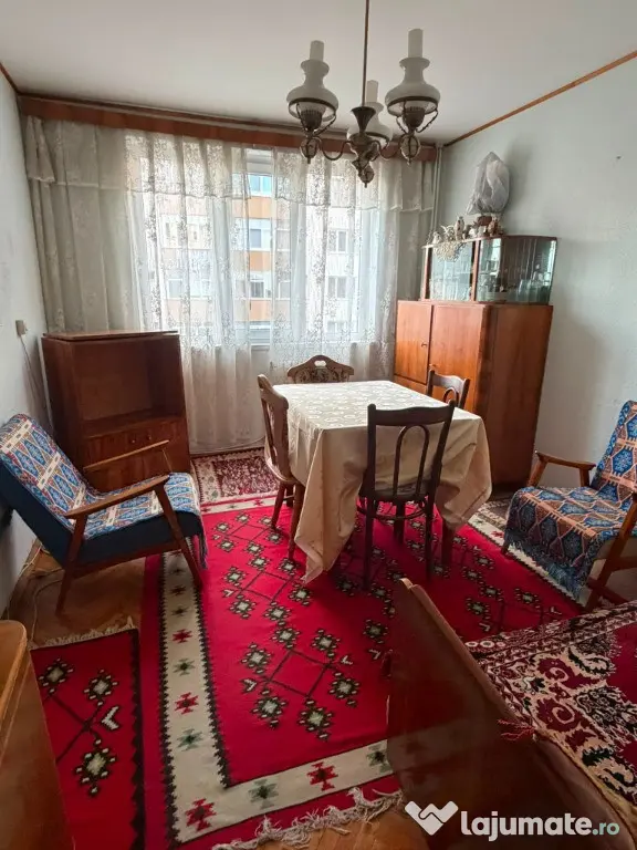 Vand apartament 2 camere decomandate Targu-Neamt, central langa parc