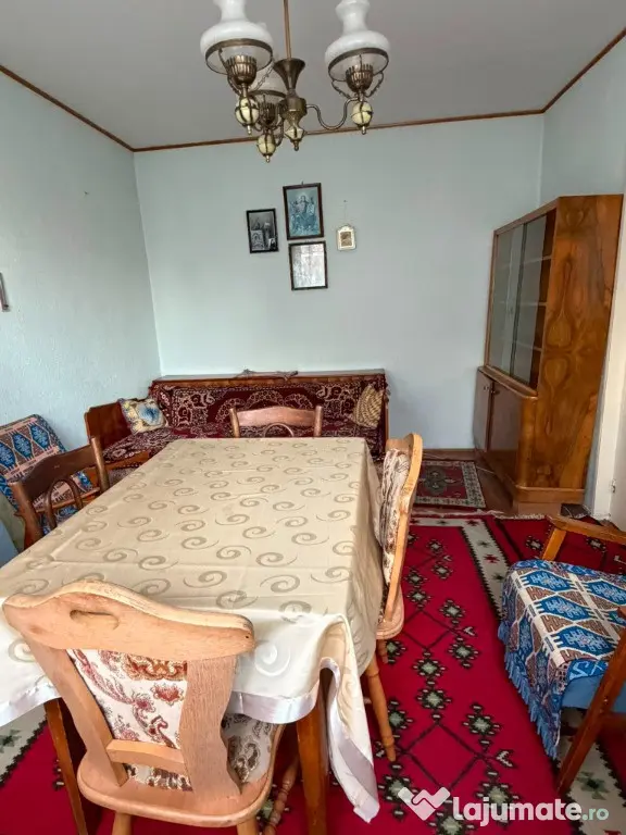 Vand apartament 2 camere decomandate Targu-Neamt, central langa parc