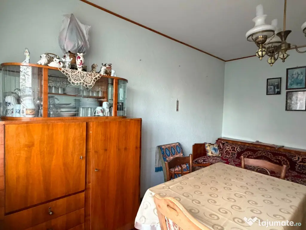 Vand apartament 2 camere decomandate Targu-Neamt, central langa parc