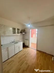 Apartament 2 camere spatios central, Bals