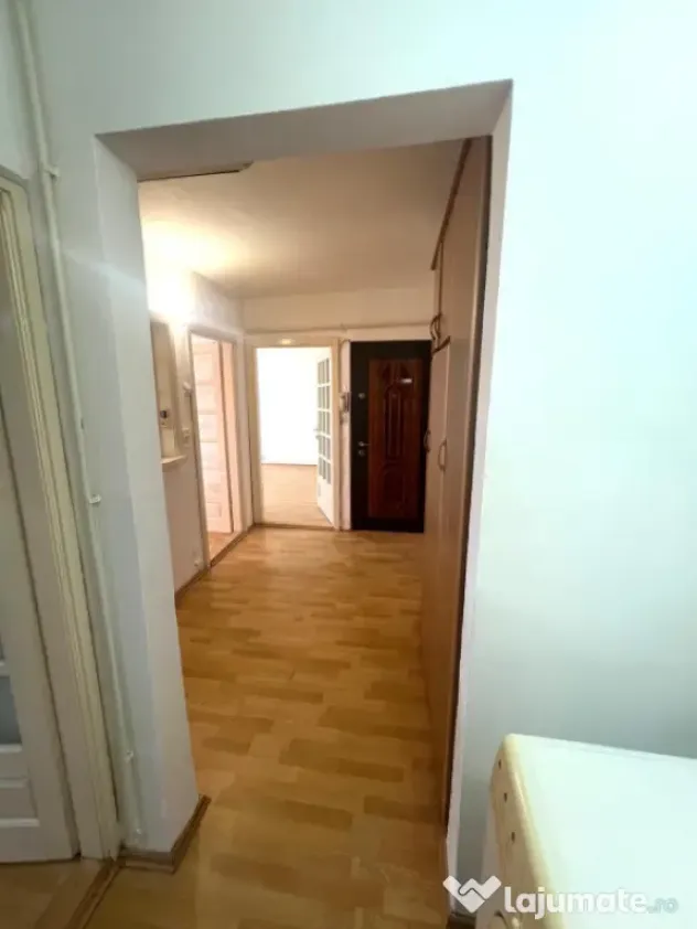 Apartament 2 camere spatios central Bals