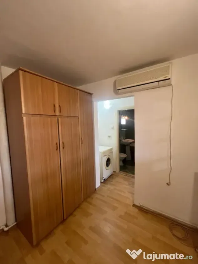 Apartament 2 camere spatios central Bals