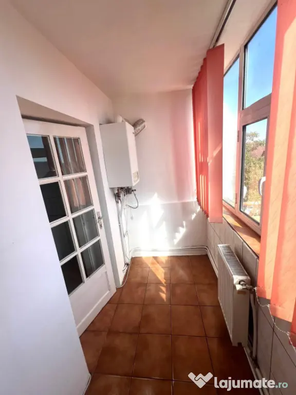 Apartament 2 camere spatios central Bals