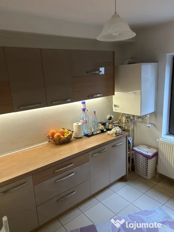 Vanzare mobila bucatarie complet utilata