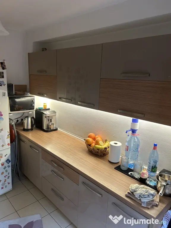 Vanzare mobila bucatarie complet utilata