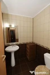 APARTAMENT 3 CAMERE PRUNDU