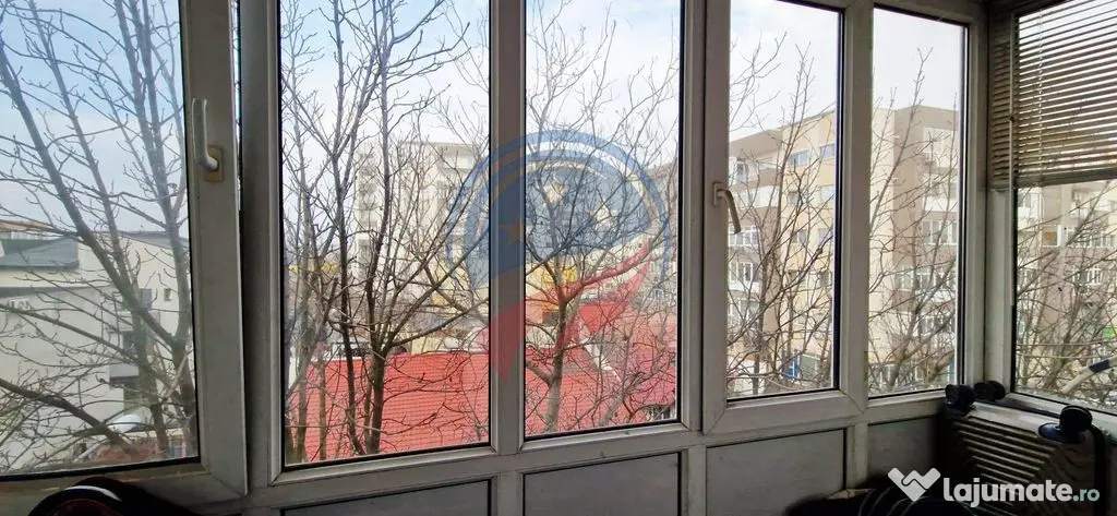 Apartament 4 camere et. 3 din 4 zona Garii