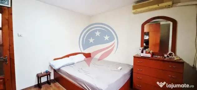 Apartament 4 camere et. 3 din 4 zona Garii