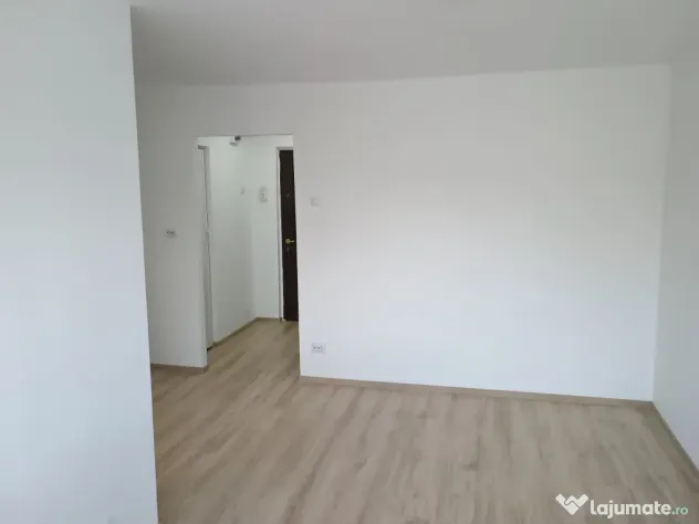 VAND GARSONIERA RENOVATA- 33 MP situata la aprox 3-4 min. de metrou lujerului