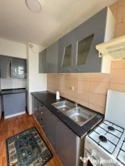 Apartament 3 camere, decomandat, Zona 9 Mai, Et 2 