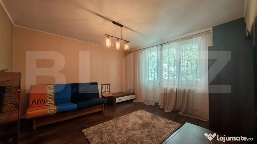 Apartament 4 camere decomandat, etaj intermediar, Splaiul Cr