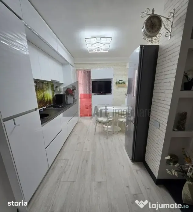 Vindem apartament cu 3 camere, Crângasi