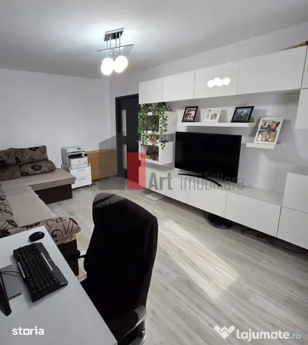 Vindem apartament cu 3 camere, Crângasi