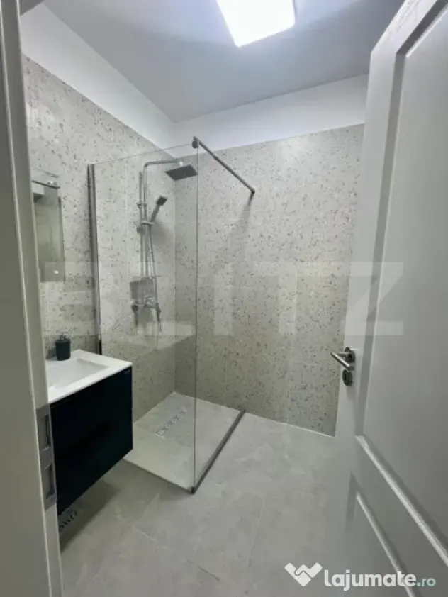 Apartament nou cu 2 camere, centrala si aer, zona Calea Seve