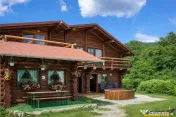 Resedinte montane,mobilate,echipate, jacuzzi,piscina,pretios 