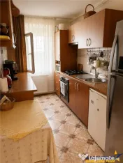 Apartament decomandat Calea Bucuresti. intrare pe Carpatilor