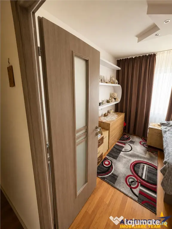 Apartament decomandat Calea Bucuresti. intrare pe Carpatilor