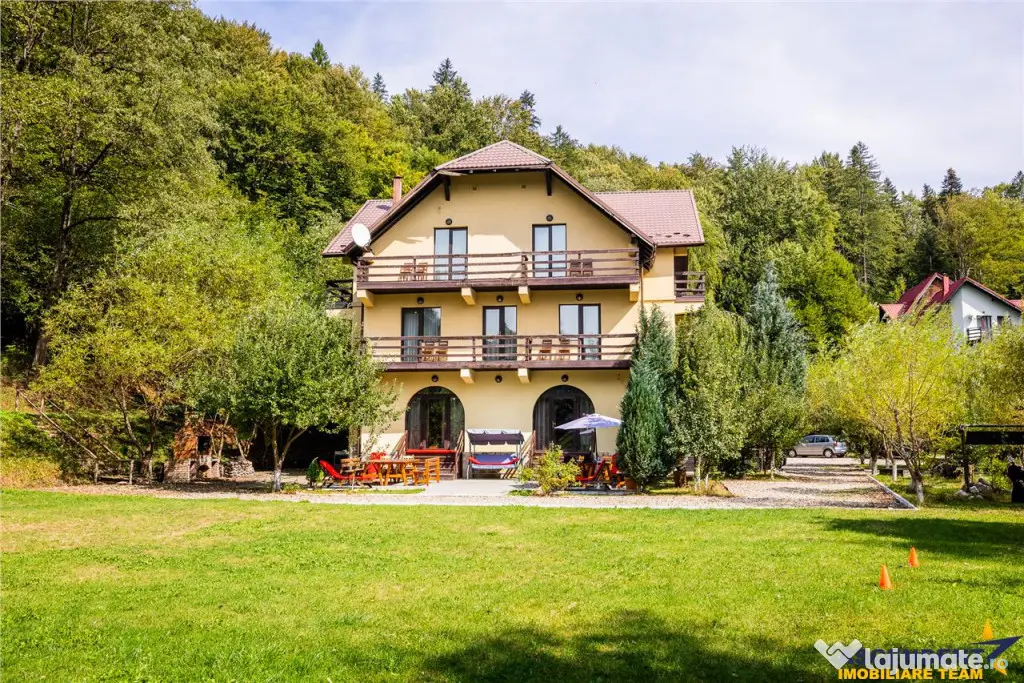 FILM! Complex turistic apreciabil, pe 2.000 mp teren in Chei