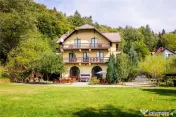 FILM! Complex turistic apreciabil, pe 2.000 mp teren in Chei 