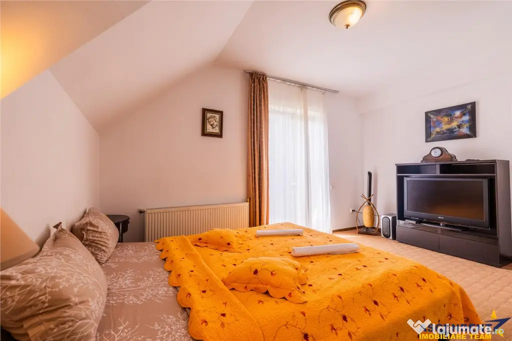 FILM! Complex turistic apreciabil, pe 2.000 mp teren in Chei