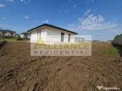 Casa parter- 4 camere- 600m de autobuz- 2km de metrou-pod...