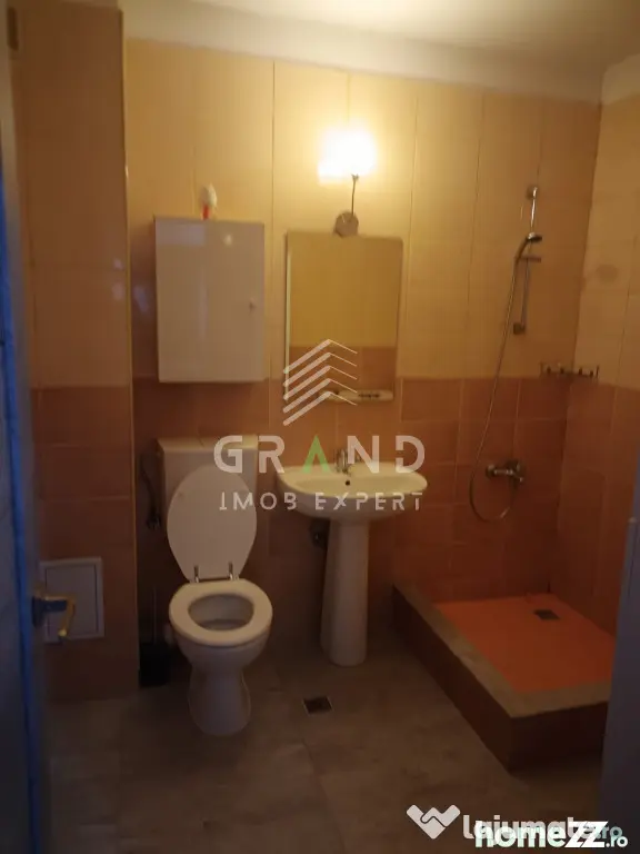 Apartament 2 camere de vanzare , zona Florilor, Floresti.