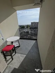 Metalurgiei postalionului cu parcare 