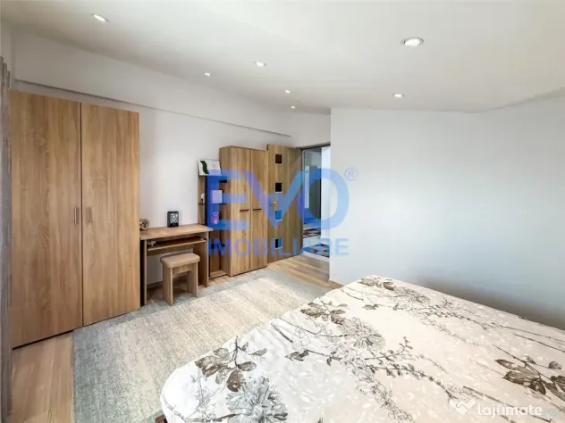 Apartament 2 camere, decomandat, aer conditionat, loc parcar