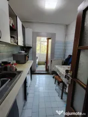 Apartament 3 camere decomandat, zona Calarasilor, etaj 2.